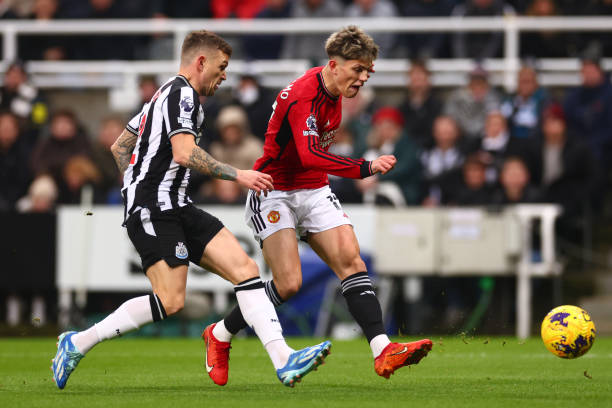 适应现代足 适应现代足