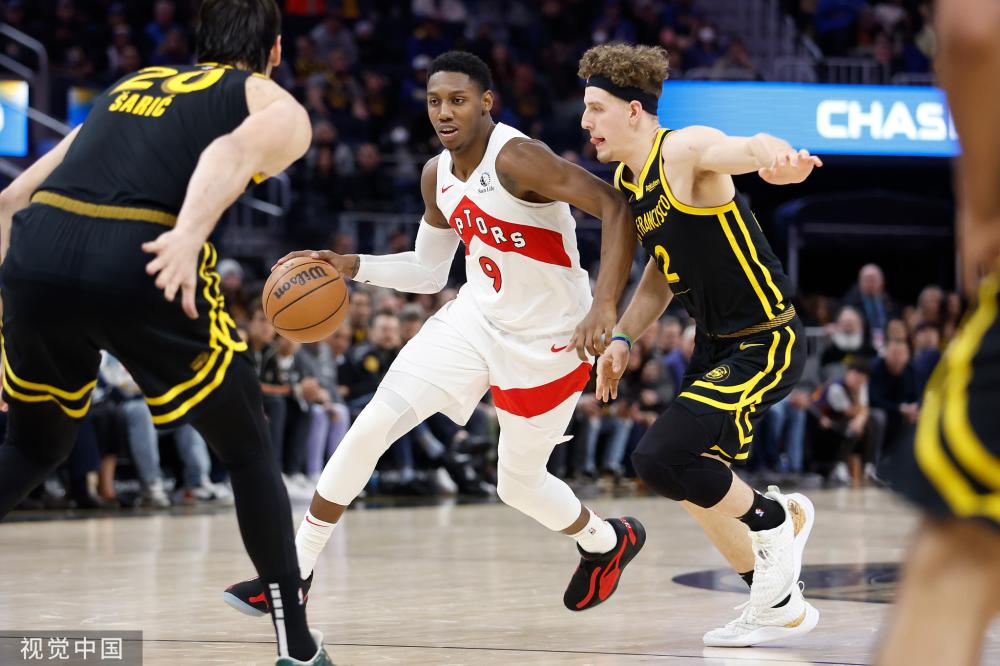 位年轻前锋 位年轻前锋